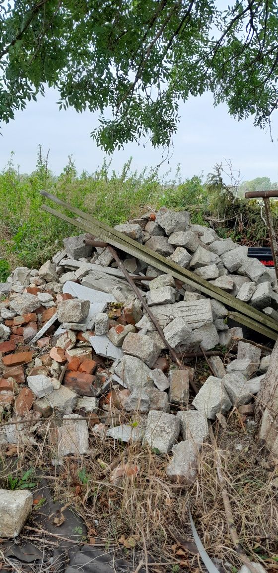 Kamienie duże i gruz użytkowy