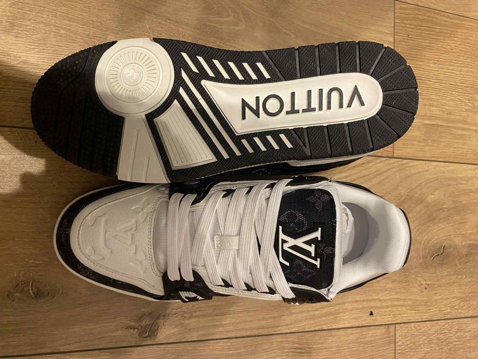 Buty czarne na desks