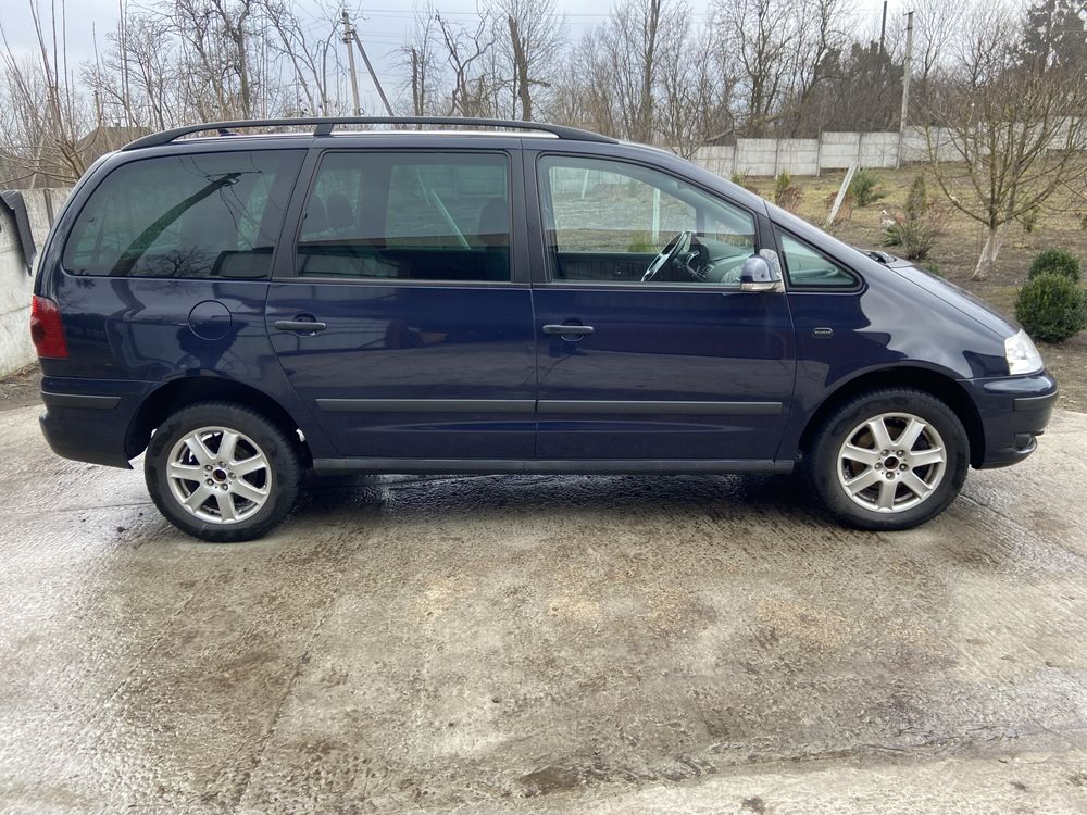 Volkswagen Sharan 2.0TDI авто для зсу