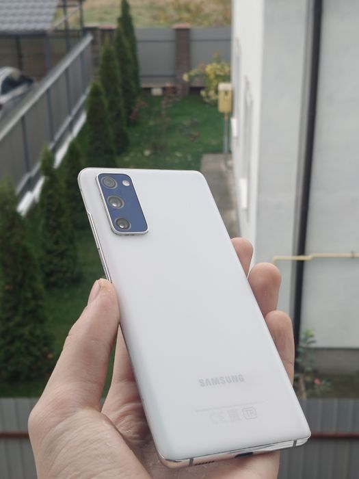 Samsung s20 fe Snapdragon  6+2/128
