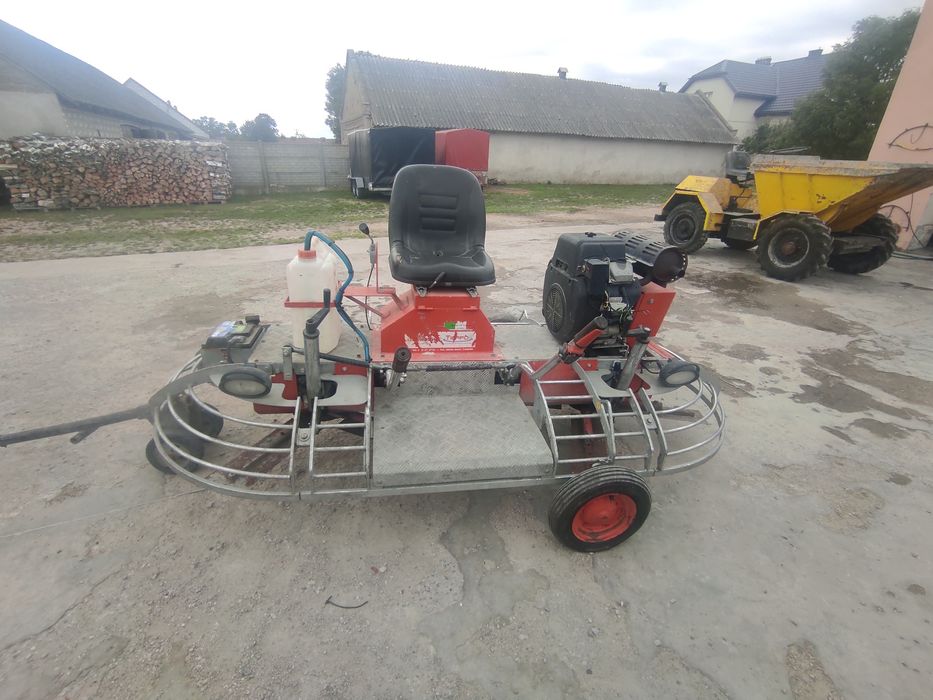 Zacieraczka samojezdna do betonu