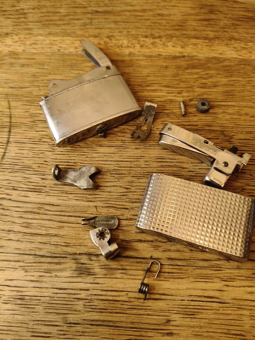 Stare Zapalniczki benzynowe min Bentley ¹⁹⁷