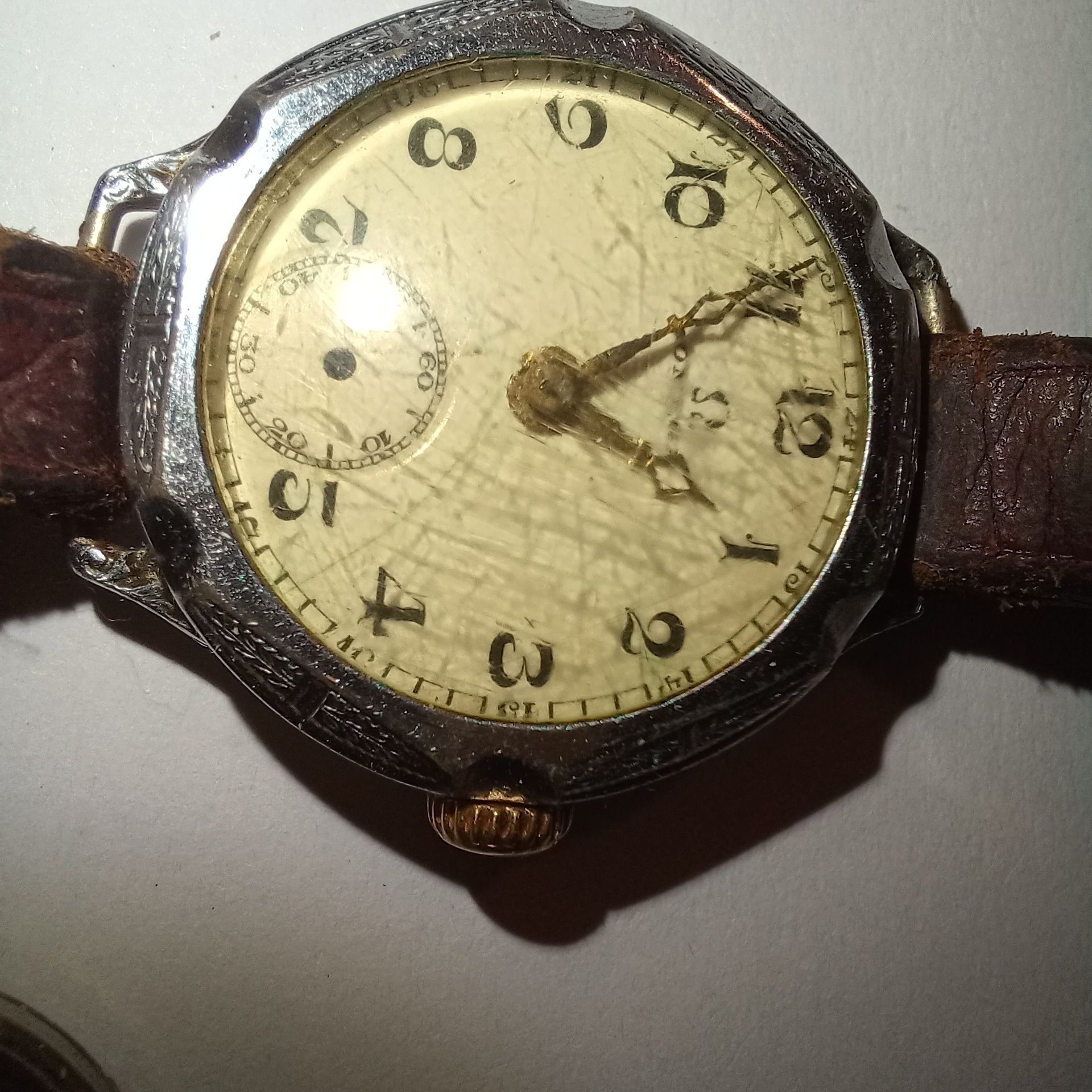 Stare zegarki omega damskie uszkodzone