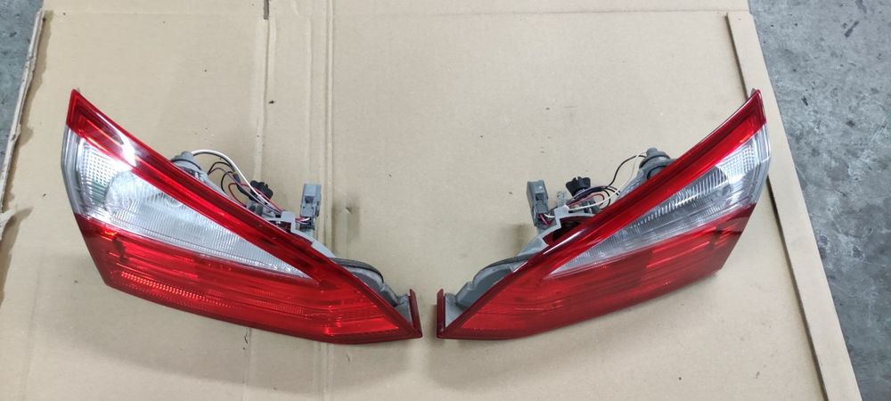 Lampa LED prawa lewa tył tylna w klapę Ford Focus mk3 III kombi oryg