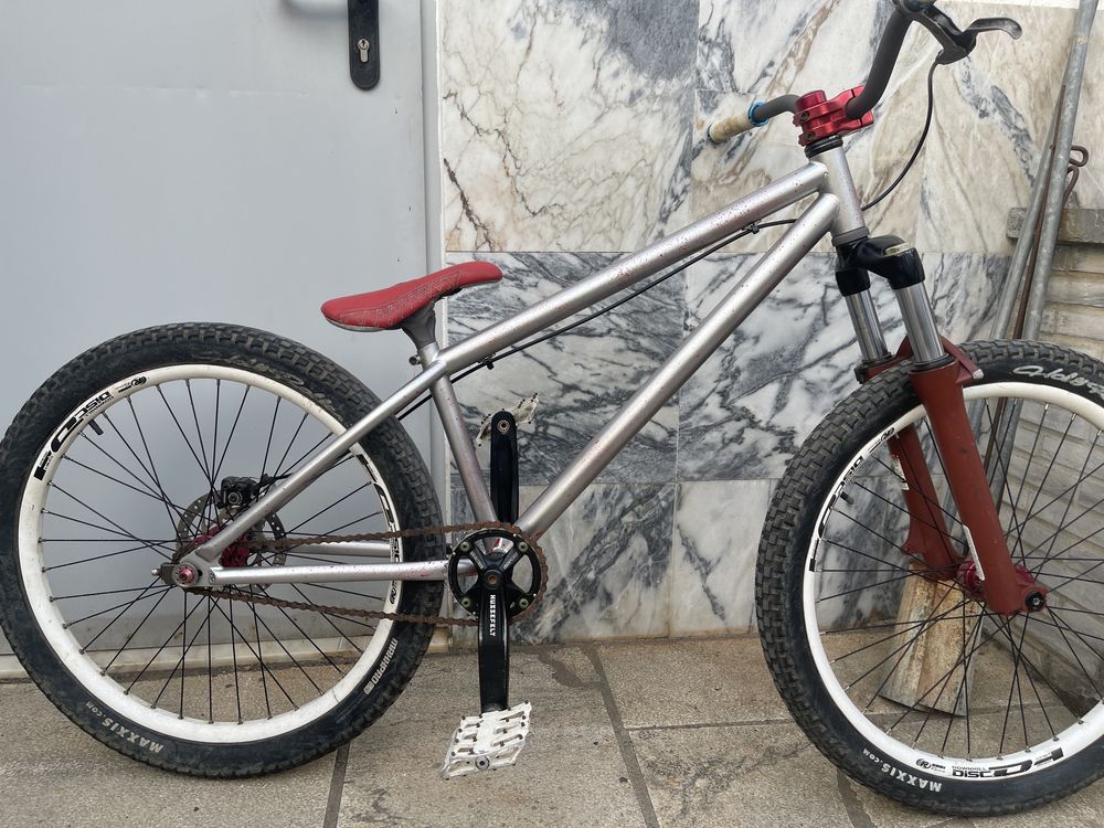 Bicicleta dirt jump