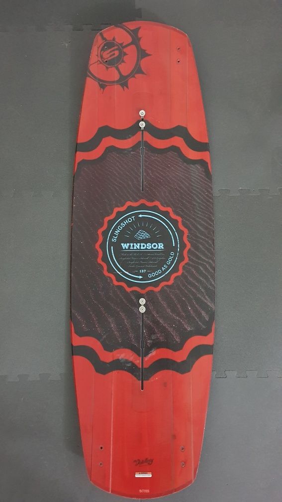 Prancha Slingshot Windsor Wakeboard 137