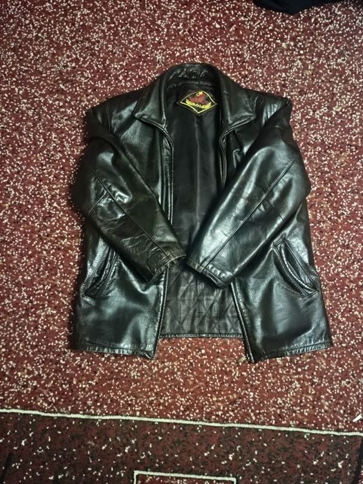 Продам куртку шкіряну.