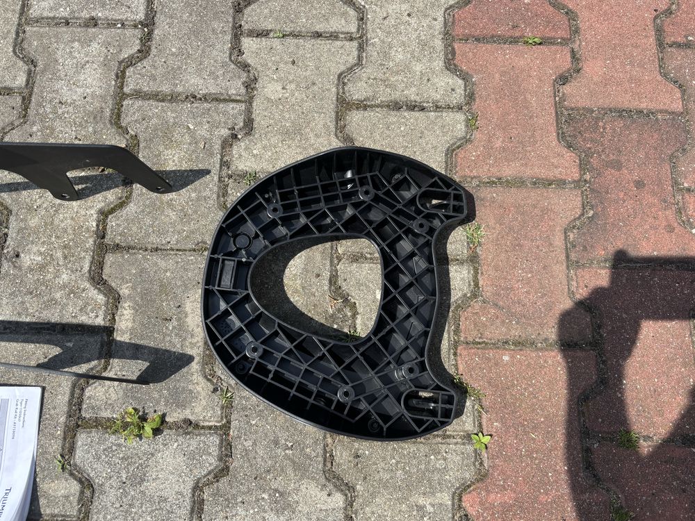 Stelaż, Mocowanie kufra centralnego Triumph Tiger 1050 06/12r