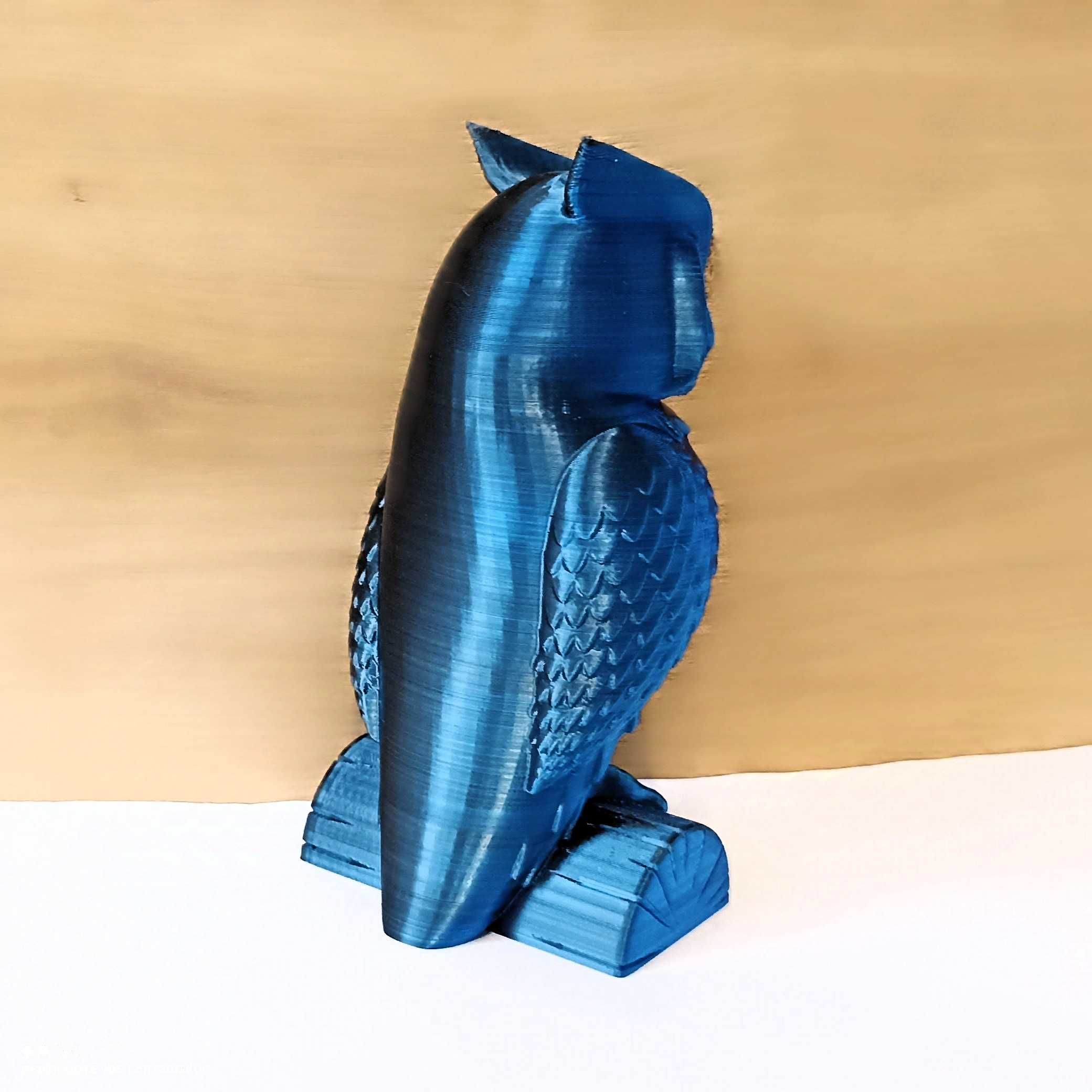 Elegancka figurka sowy na pniu - 3D druk, dwukolorowa niebieska czarna