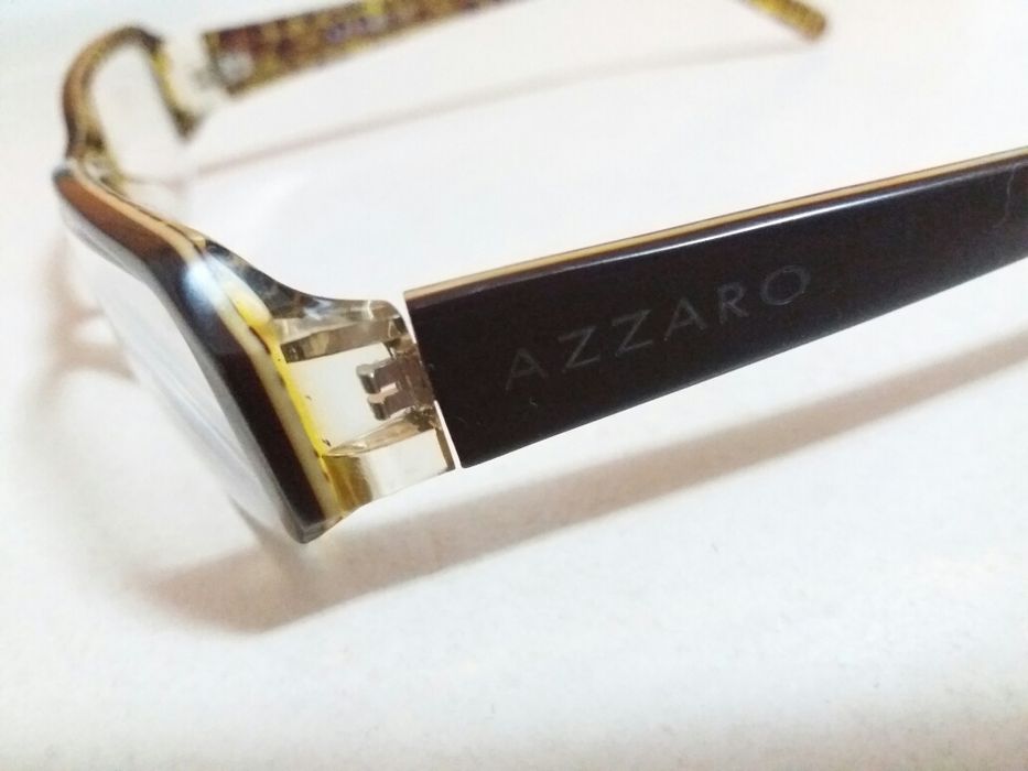 Armações de óculos graduados marca Azzaro
