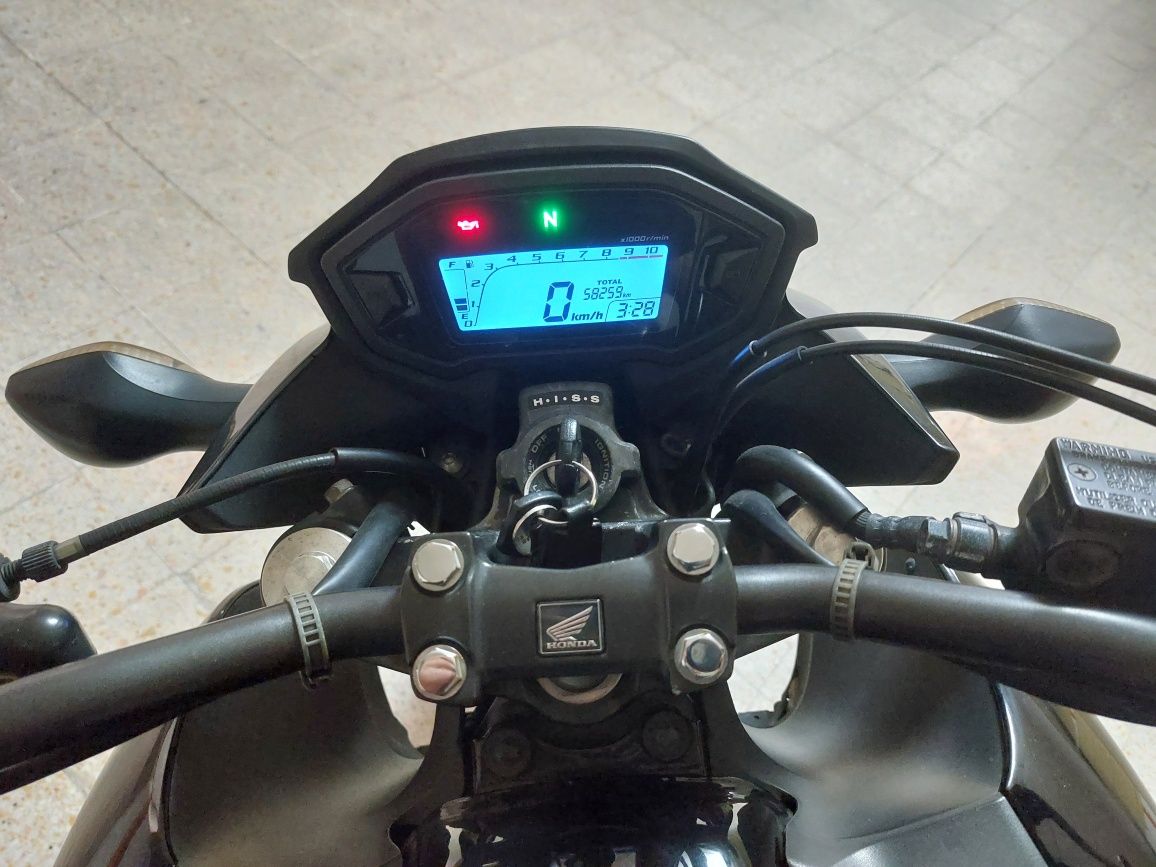 Honda CB500F 2013 – Excelente Estado | Pronta a rolar!