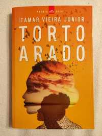 Livro "Torto Arado", de Itamar Vieira Junior - c/ marcador