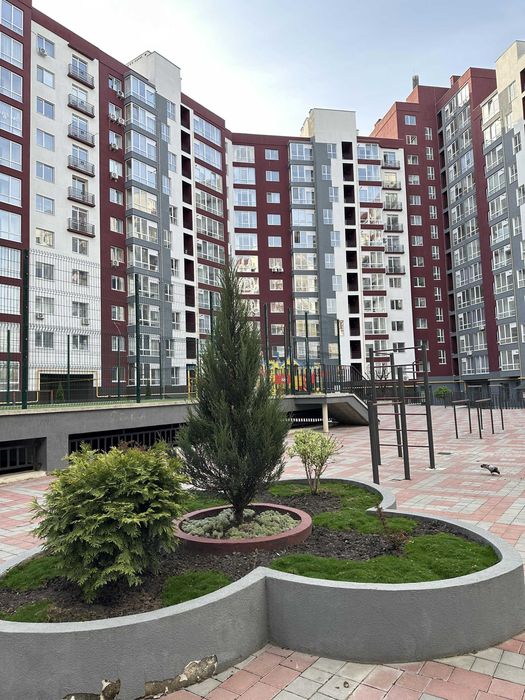 Продам двокімнатну квартиру  в центрі, видова парк річка поруч ратуша