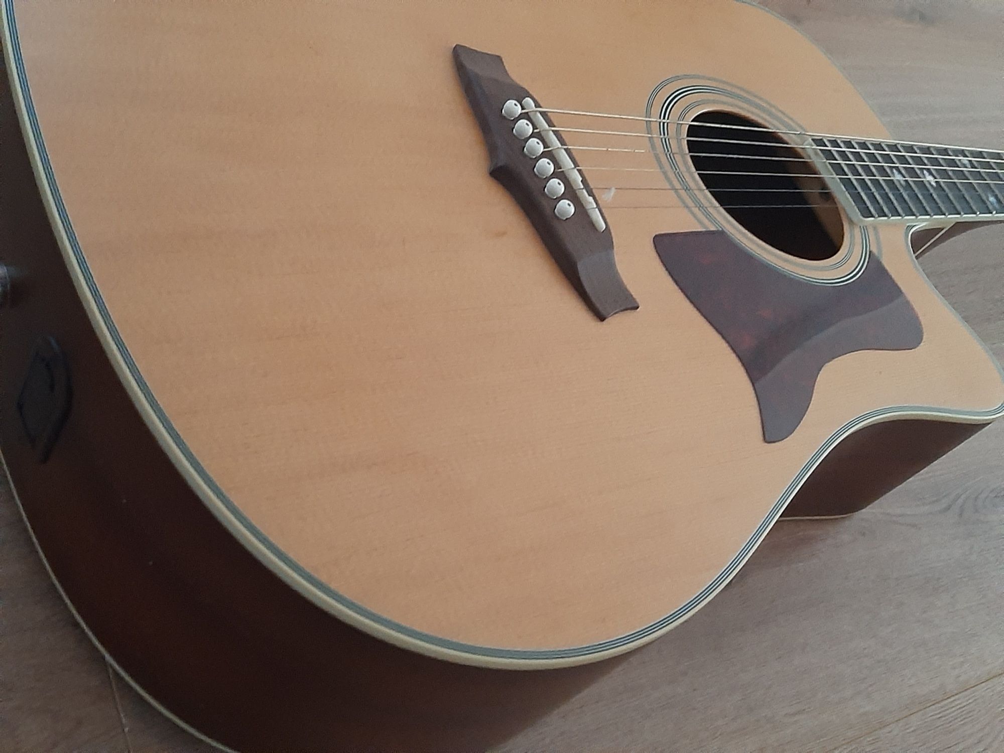 Tanglewood TW15CE-B Guitarra Electro-Acústica