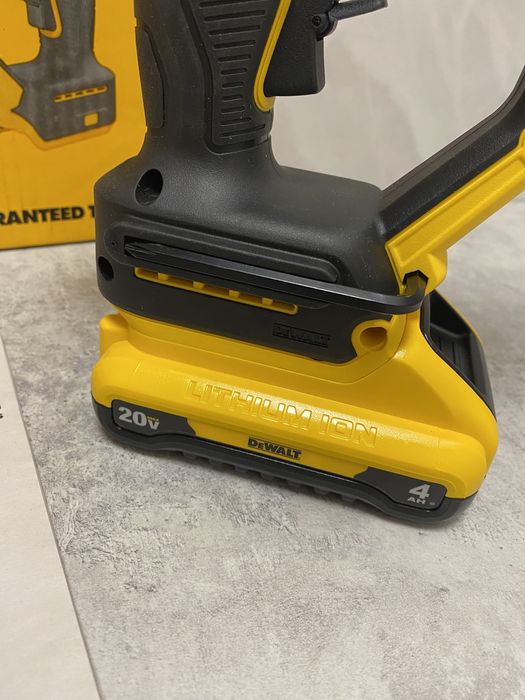 DeWALT DCPR320B 20VMax садові ножиці (СЕКАТОР) привезено з США