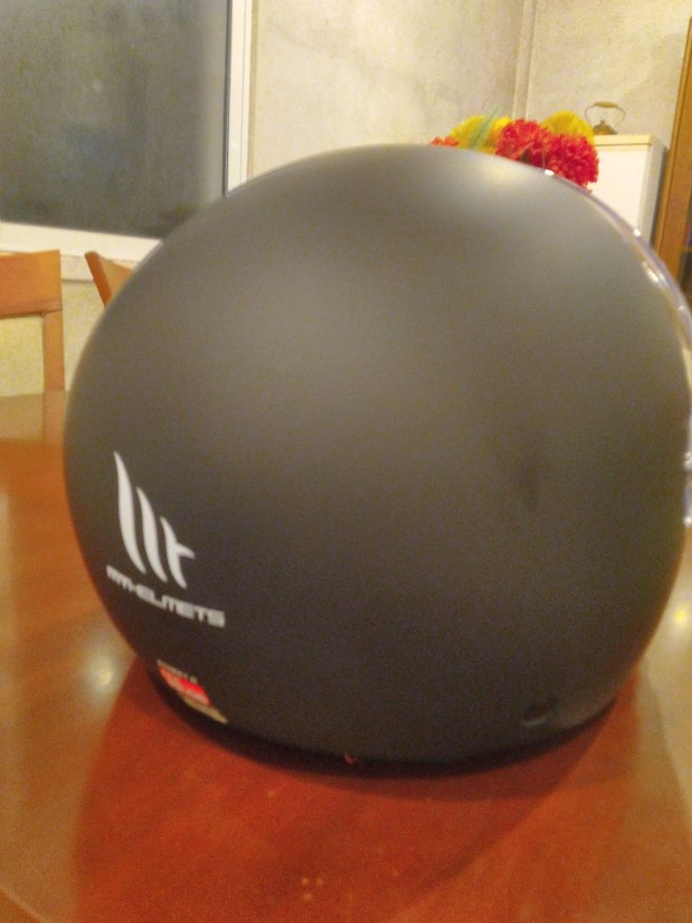 Capacete tamanho M novo.