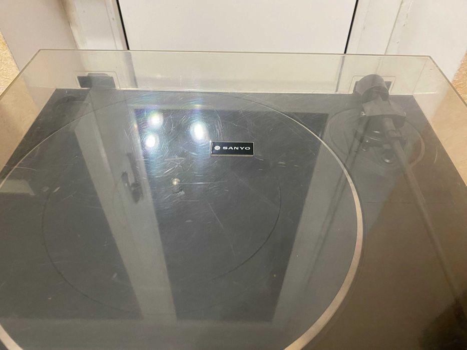 Виниловый проигрыватель Sanyo TP6100