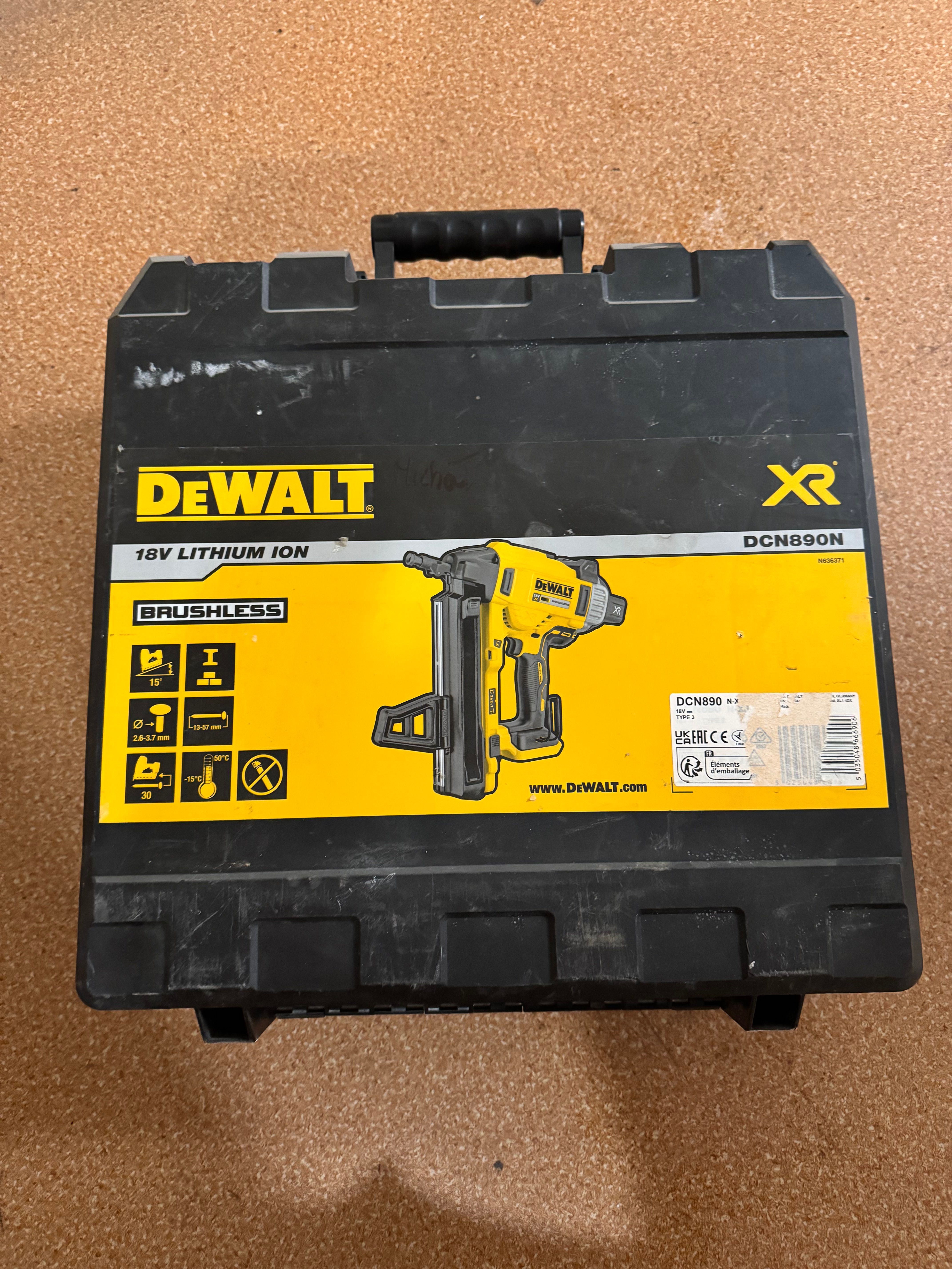 Gwoździarka do betonu DeWalt