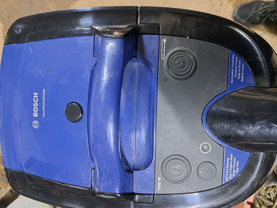 Пылесос моющие с аквафильтром Bosch VC7920.5sk