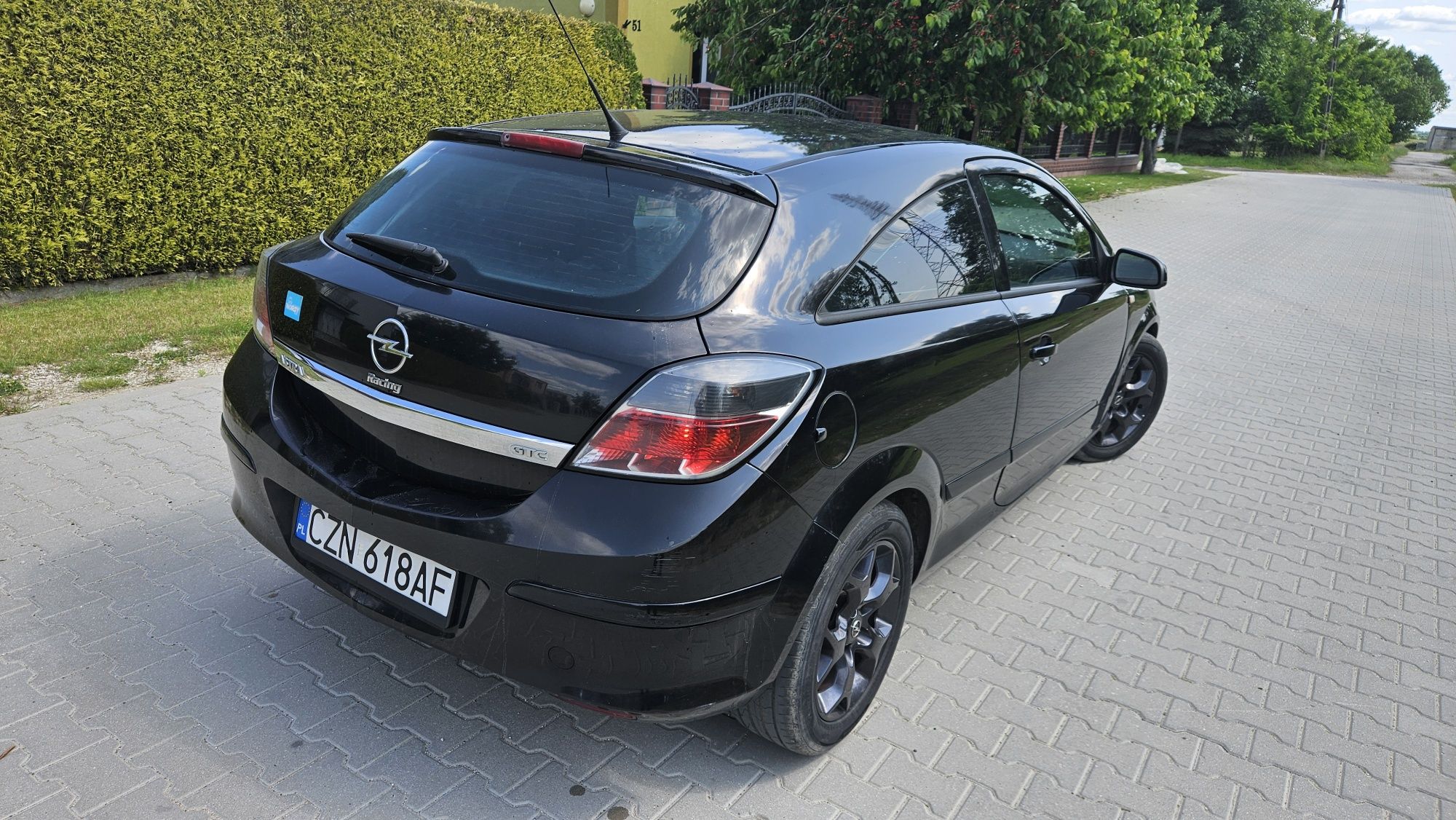 Opel Astra H GTC 1.9cdti