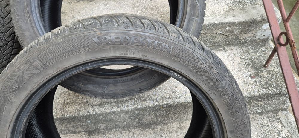 Opony zimowe Dunlop i Vredestein  235/45 R18  98V  okazja !!!