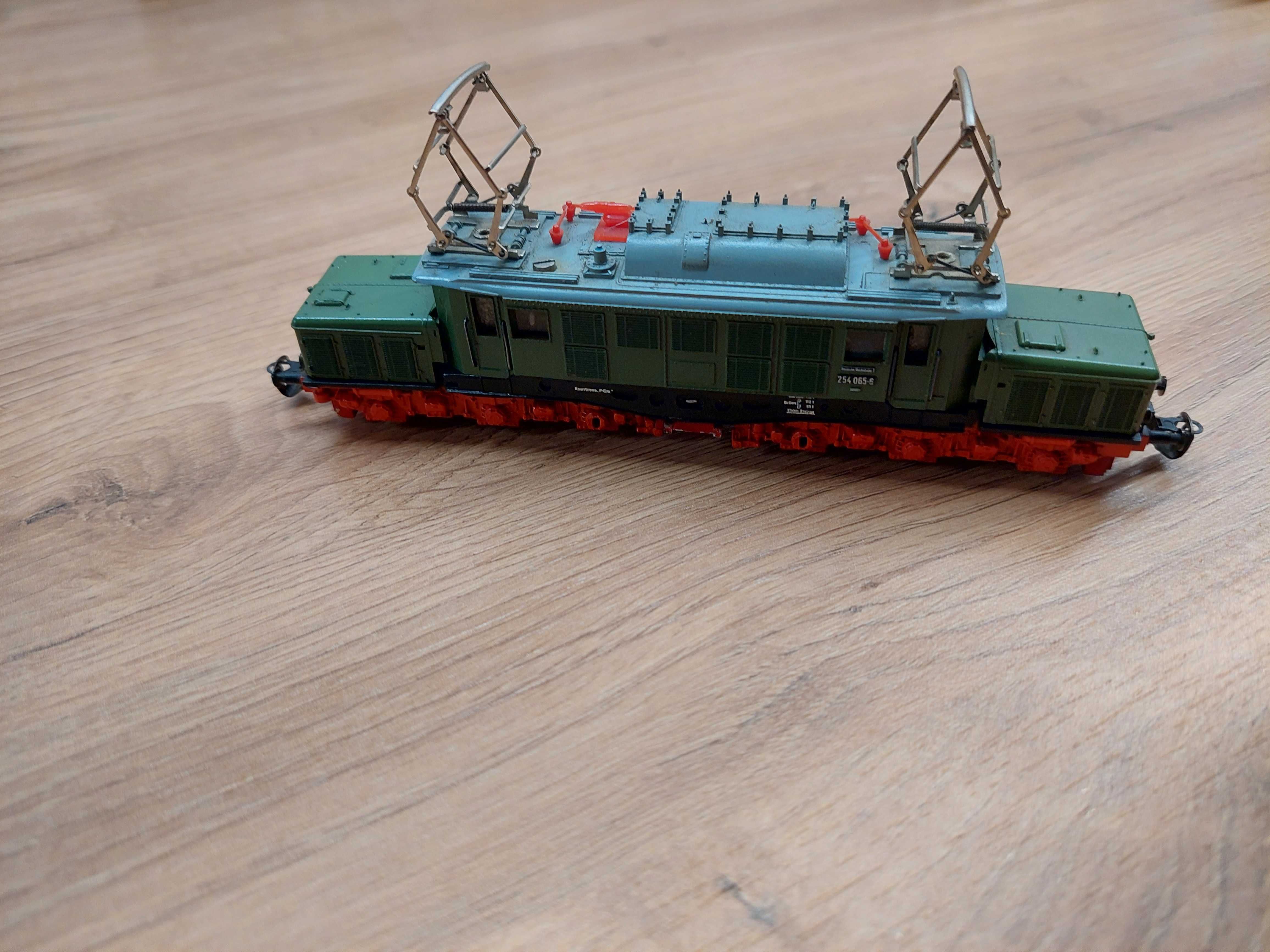 Elektrowóz BR 254. Kolejka elektryczna. BTTB/Zeuke. Skala TT 1:120