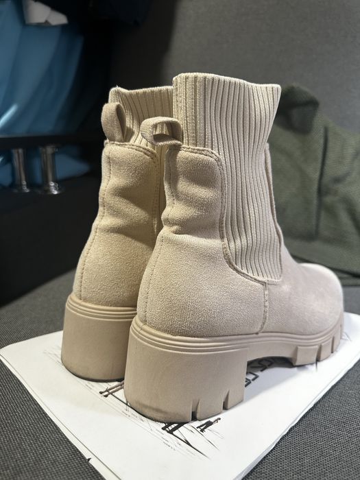 Чоботи на осінь жіночі