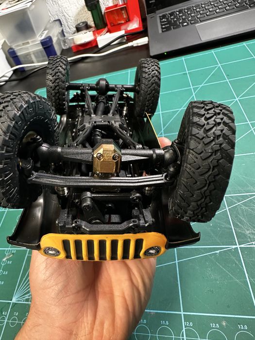 Axial SCX24 Jeep Wrangler 1:24 4WD Żółty