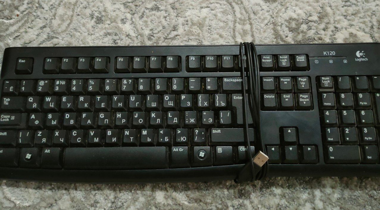 Продам клавиатуру Logitech K120