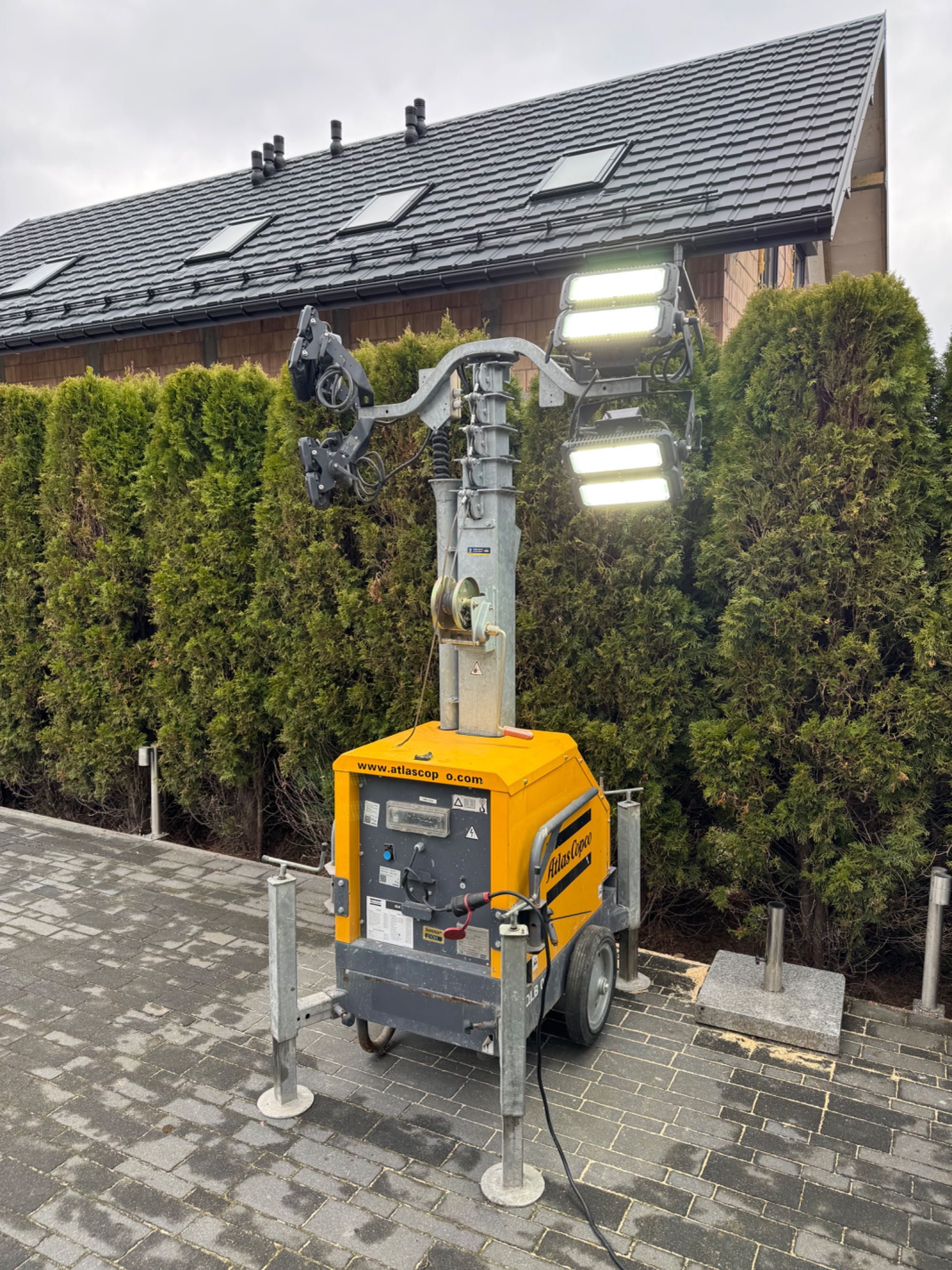 Maszt oświetlenia Atlas Copco QLB 02