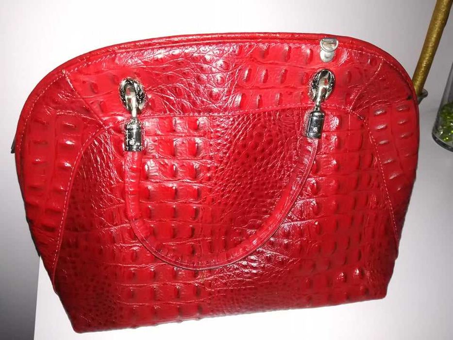 Elegancka torebka czerwona do ręki lub na ramię z paskiem