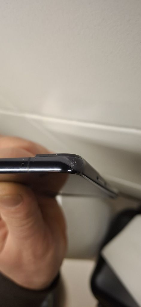 Samsung Galaxy S22     SM-S901B/DS