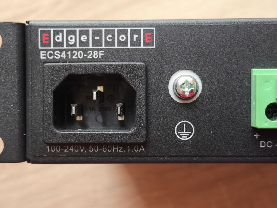 Edge-Core ECS4210-28F zarządzalny przełącznik Gigabit Ethernet