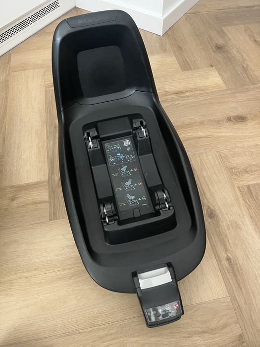 Fotelik Maxi Cosi Pebble Plus + baza + folia przeciwdeszczowa