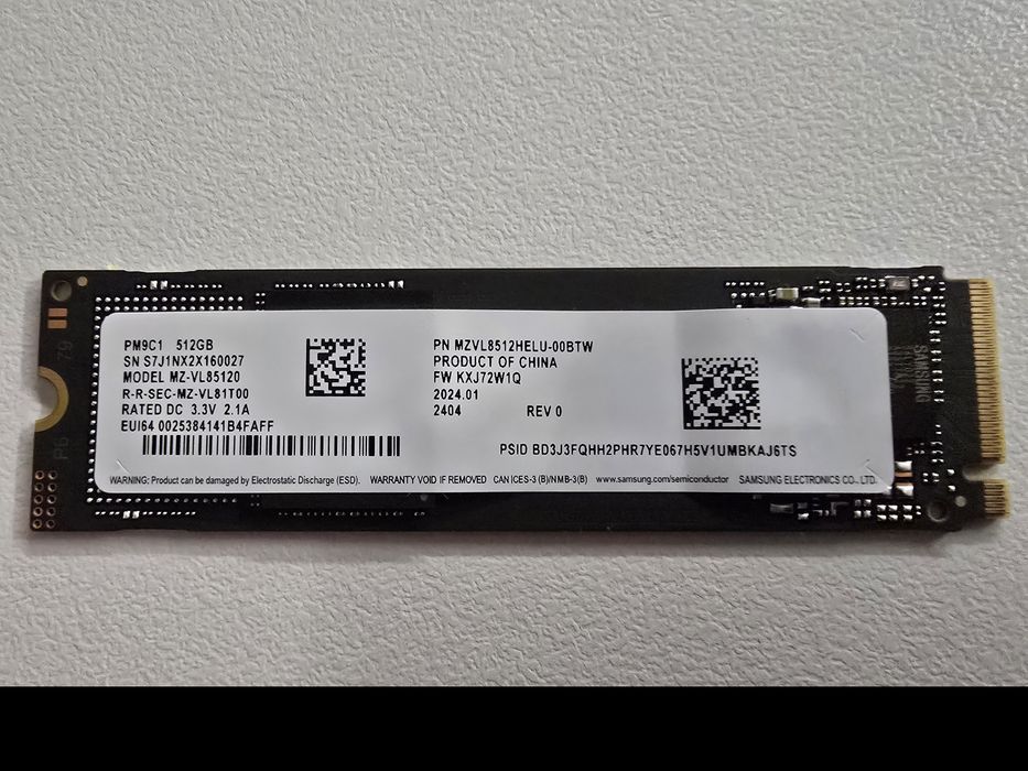 SSD Samsung PM9C1a 512gb

Ємність: 512 GB

Форм-фак