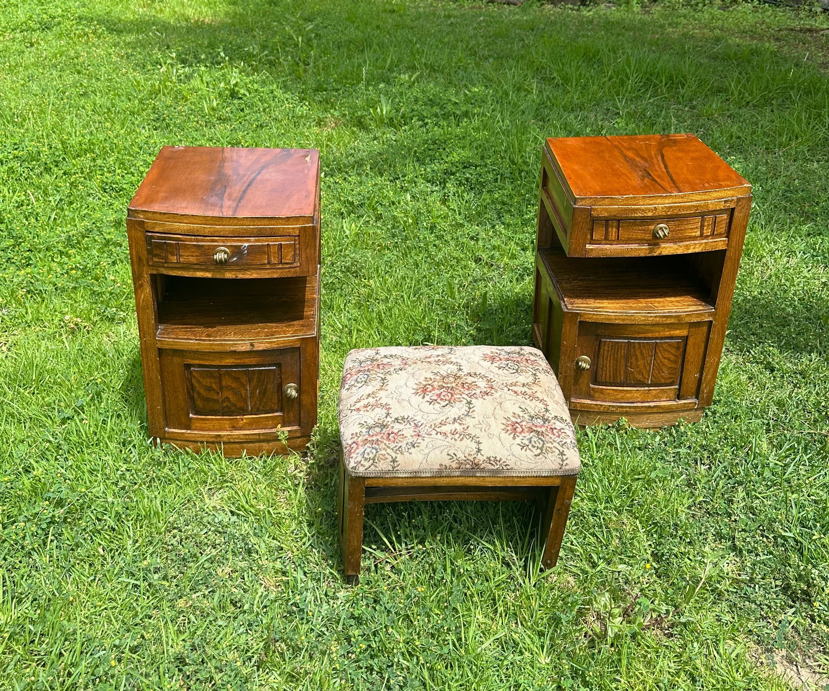 Conjunto mesinhas de cabeceira e banquinha