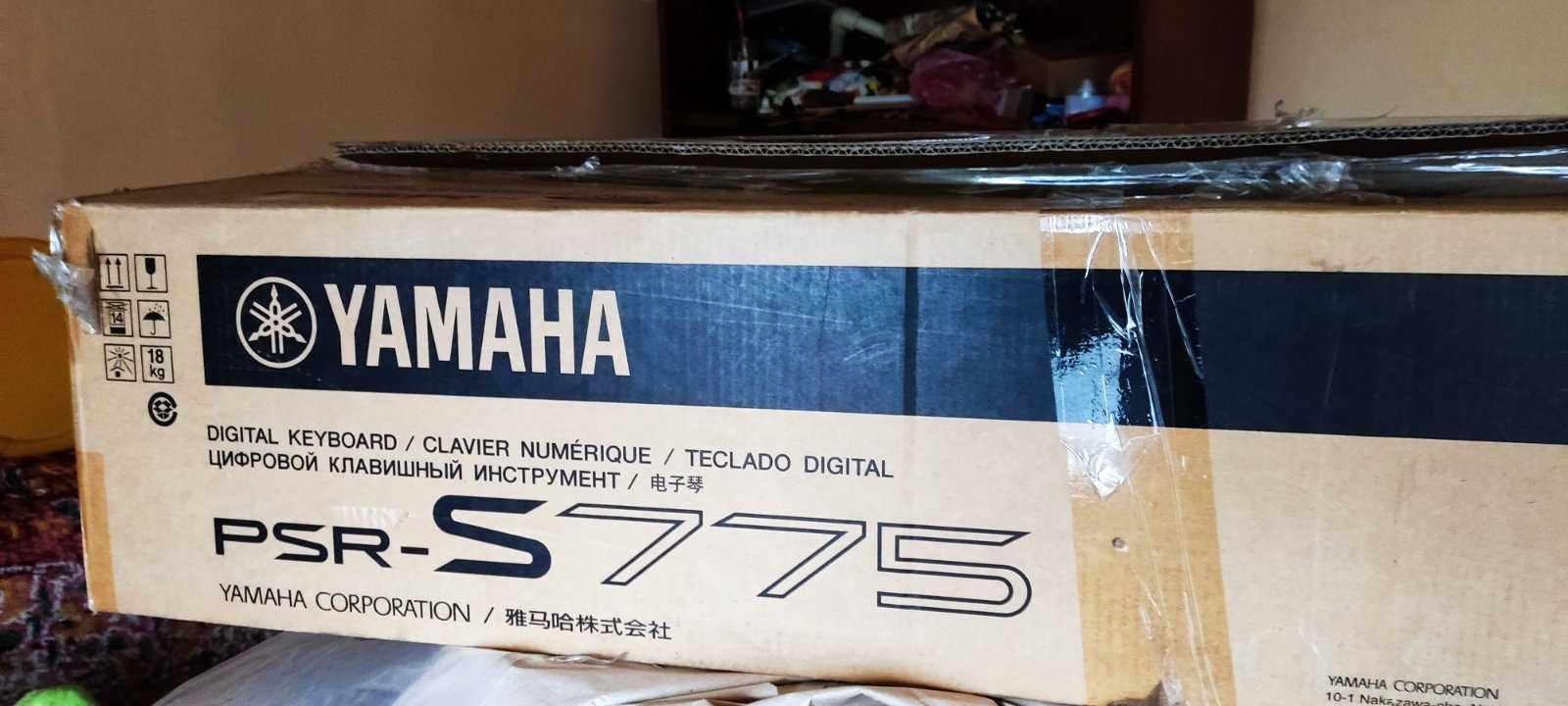 Продається Yamaha PSR S775. Ідеальний стан!+ подарунок