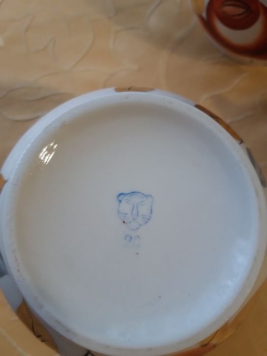 Частина чайного сервізу