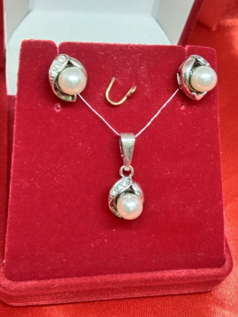 Srebrny komplet z perłą, srebro 925 (268)