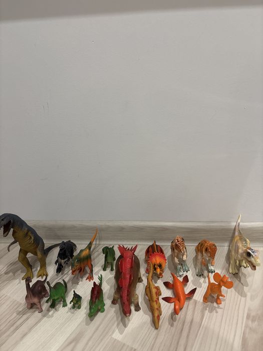 (OKAZJA!!)sprzedam MIX 155 zabawek.