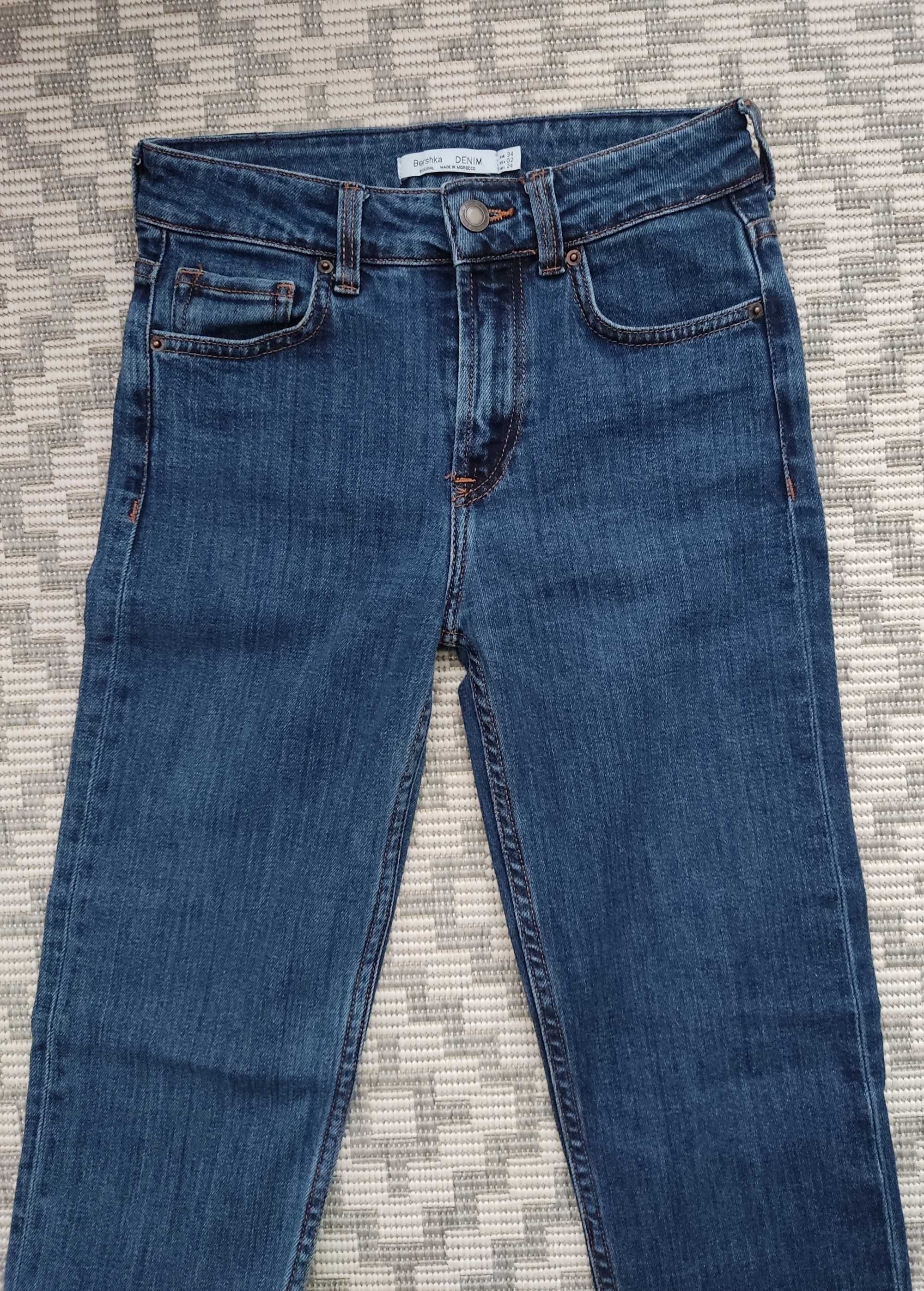 Spodnie damskie jeansowe Jeansy Bershka prosta nogawka Denim Rurki