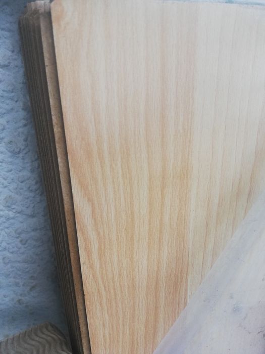 Parquet flutuante 3,70 m +rodapé + acessórios.