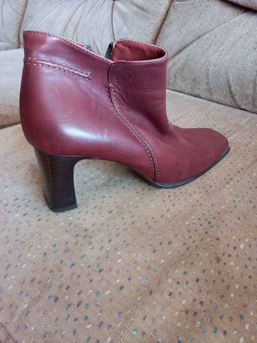 Черевики жіночі..