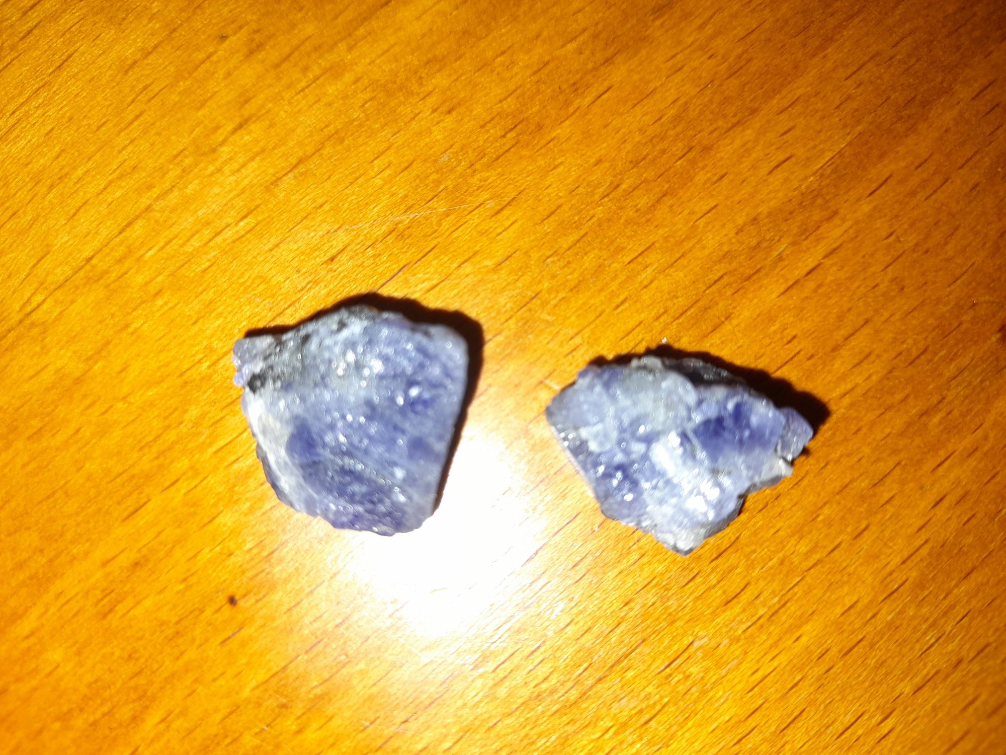 Tanzanite bruto azul