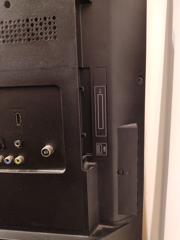 Telewizor SHARP 32 cale LCD + dekoder DVB-T2