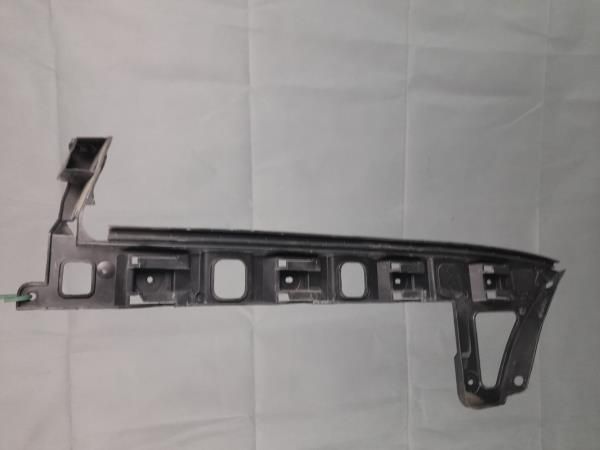 Guia de pára-choques trás direita VOLKSWAGEN Passat (3C2)