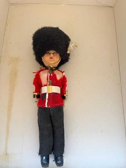 Bonecos com trajes vários paises