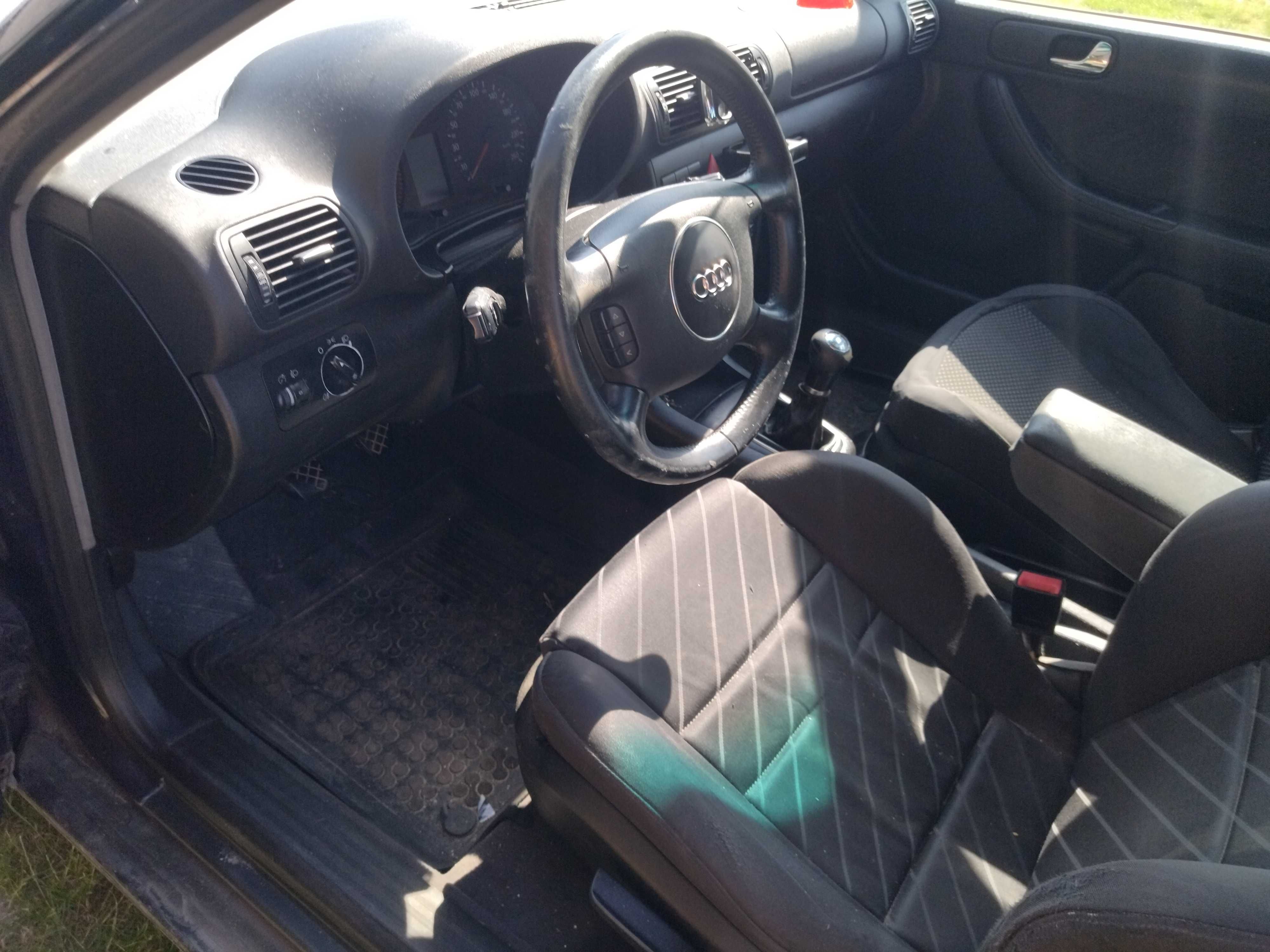 fotele kubełkowe siedzenia kubelki  audi  a3 8L lift 3 drzwi