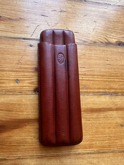 Charuteira - porta charutos pele