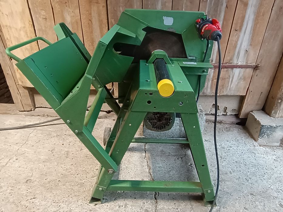 Piła wahadłowa cyrkularka tarczowa kołyskowa krajzega